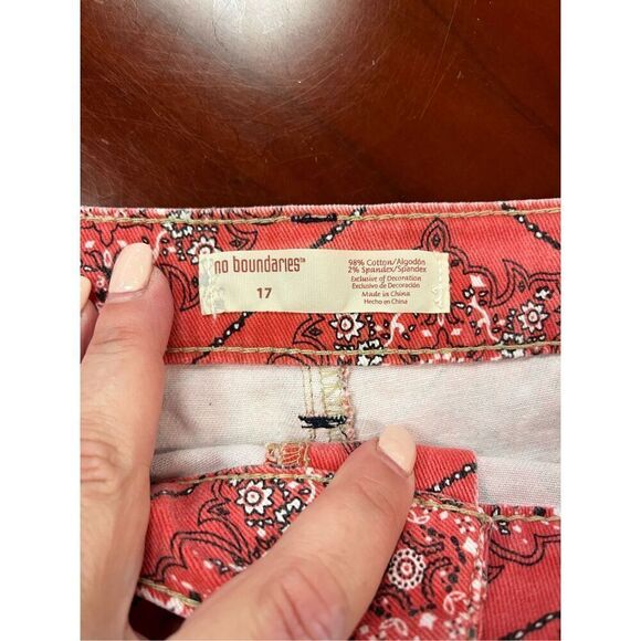 No Boundaries Red Hanky Code Bandana Pride Crochet Lace Trim Short Shorts sz 17 - Picture 4 of 6